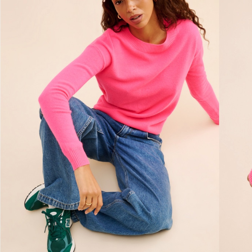 Nouveaux Cashmere Women’s Hot Pink Crewneck Sweater